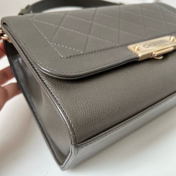 CHANEL LABEL CLICK FLAP BAG - Picture 2 of 14